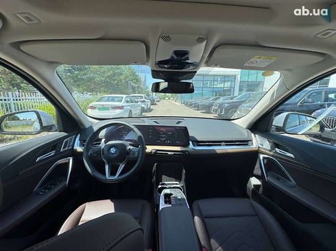 BMW iX1 2023 - фото 6