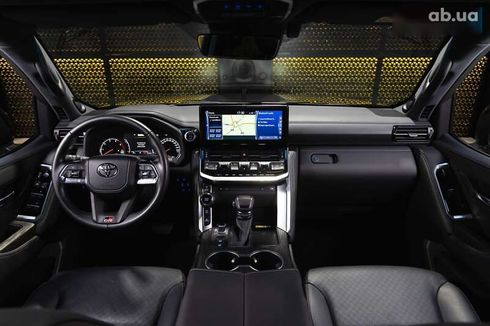 Toyota Land Cruiser 2022 - фото 18