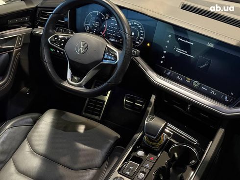 Volkswagen Touareg 2021 коричневый - фото 12