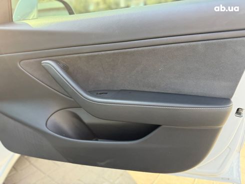 Tesla Model 3 2021 белый - фото 37