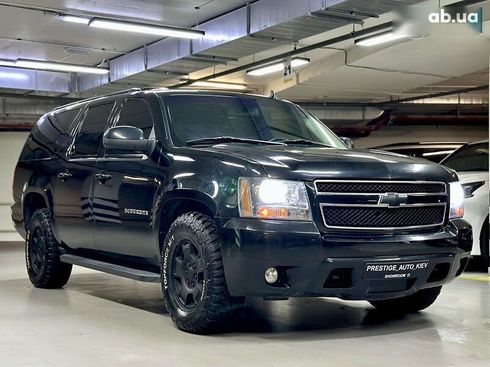 Chevrolet Suburban 2011 - фото 9