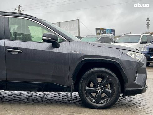 Toyota RAV4 2019 серый - фото 11