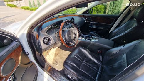 Jaguar XJ 2015 белый - фото 6