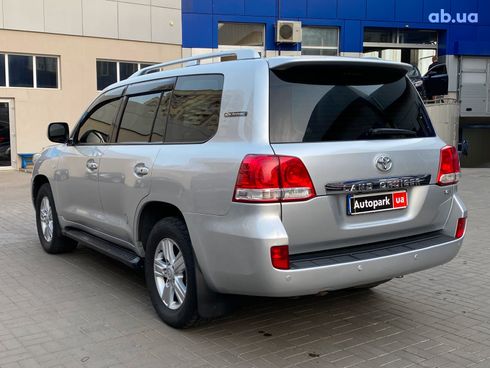 Toyota Land Cruiser 2008 серый - фото 7