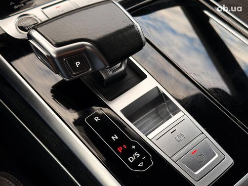 Audi Q8 2021 черный - фото 22