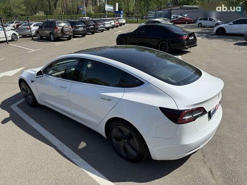 Tesla Model 3 2019 - фото 11