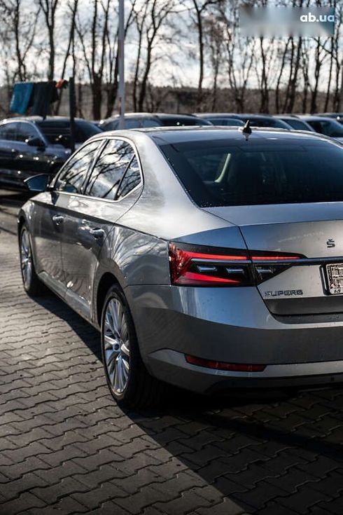 Skoda Superb 2020 - фото 10