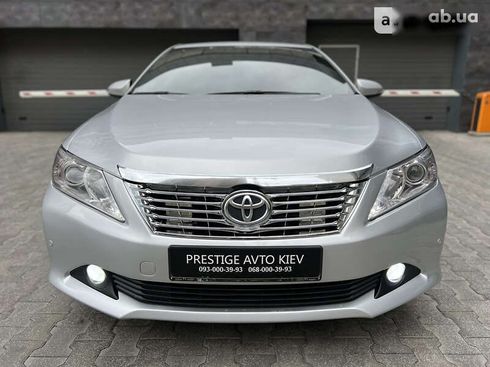 Toyota Camry 2011 - фото 10