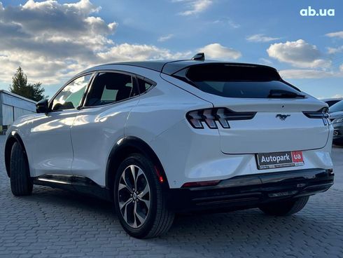 Ford Mustang Mach-E 2020 белый - фото 9