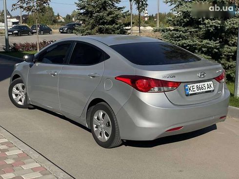 Hyundai Elantra 2011 - фото 6