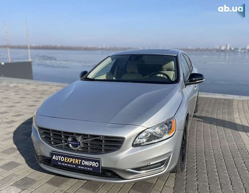 Volvo S60 2015 - фото 2