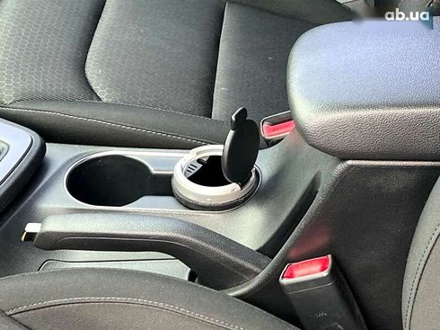 Hyundai Elantra 2018 - фото 30