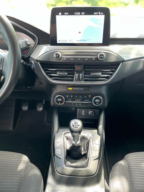 Ford Focus 2019 красный - фото 8