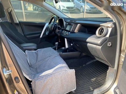 Toyota RAV4 2015 - фото 23