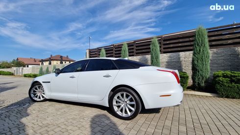 Jaguar XJ 2015 белый - фото 4