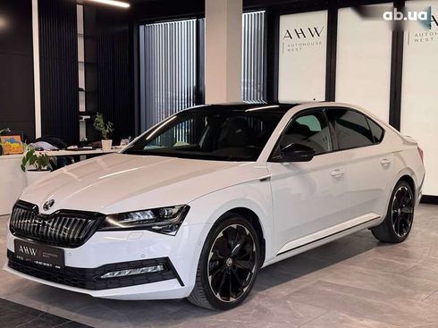 Skoda Superb 2019 - фото 8