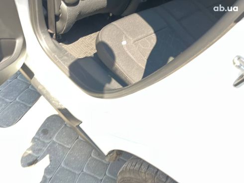 Peugeot 2008 2016 белый - фото 17