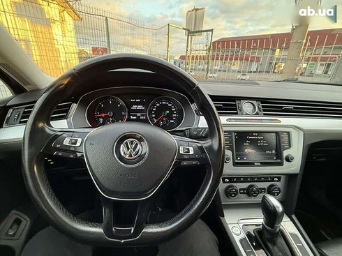 Volkswagen Passat 2017 - фото 16