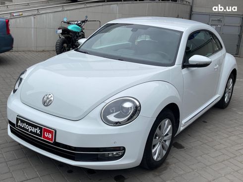 Volkswagen Beetle 2015 белый - фото 15