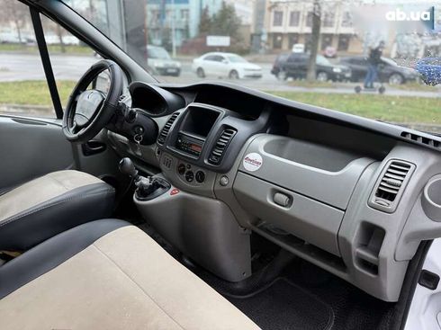 Renault Trafic 2011 - фото 15