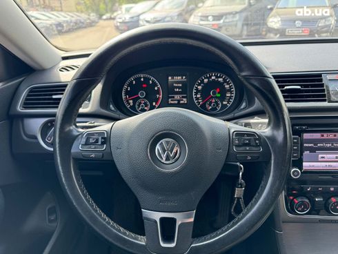 Volkswagen Passat 2015 серый - фото 28