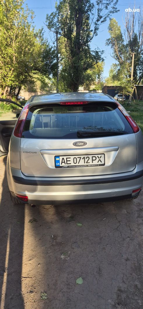 Ford Focus 2007 серебристый - фото 8