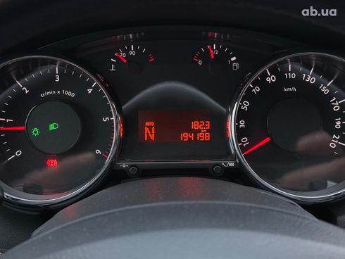 Peugeot 5008 2011 серый - фото 18