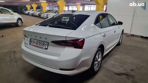 Skoda Octavia 2021 - фото 5