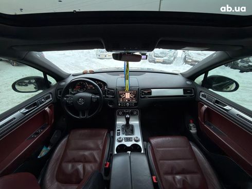 Volkswagen Touareg 2017 черный - фото 35