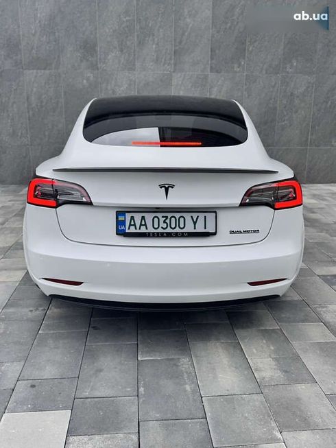 Tesla Model 3 2022 - фото 7