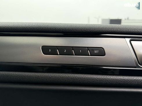 Volkswagen Touareg 2015 - фото 27