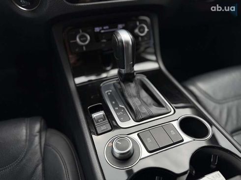 Volkswagen Touareg 2017 - фото 22