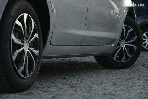 Ford Focus 2009 - фото 11