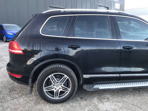 Volkswagen Touareg 2012 черный - фото 14
