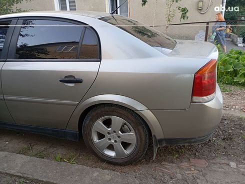 Opel Vectra 2003 серебристый - фото 9