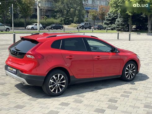 Volvo V40 Cross Country 2018 - фото 6