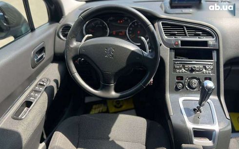 Peugeot 5008 2012 - фото 16