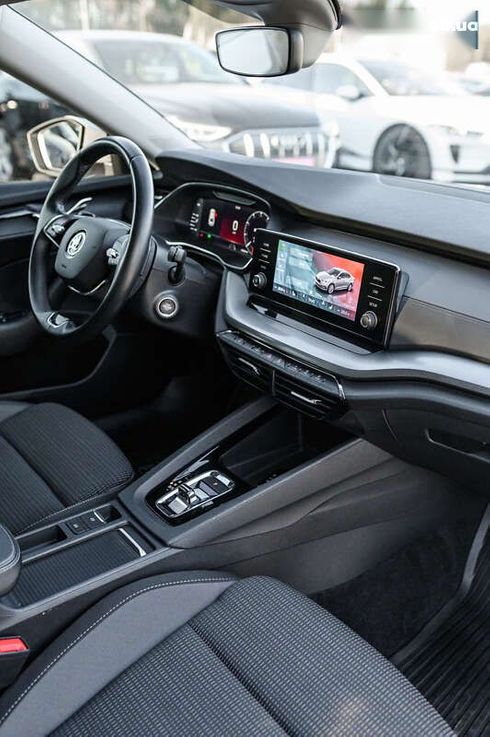 Skoda Octavia 2021 - фото 25