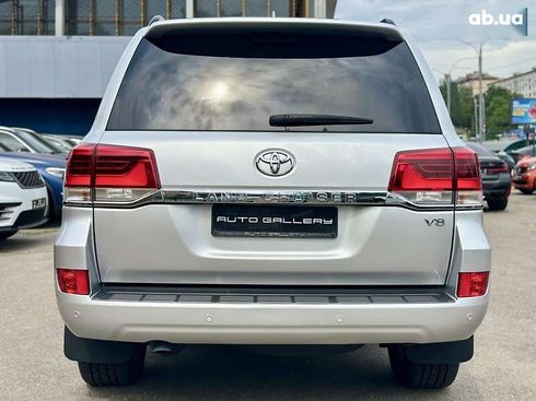 Toyota Land Cruiser 2017 - фото 9