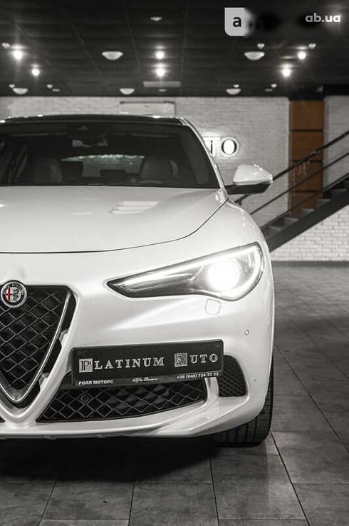 Alfa Romeo Stelvio 2018 - фото 10