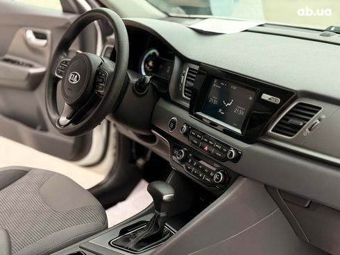 Kia Niro 2019 белый - фото 28