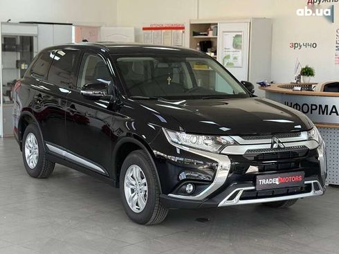 Mitsubishi Outlander 2020 - фото 2