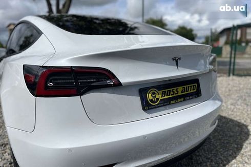 Tesla Model 3 2022 - фото 18