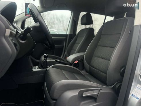 Volkswagen Touran 2010 - фото 25