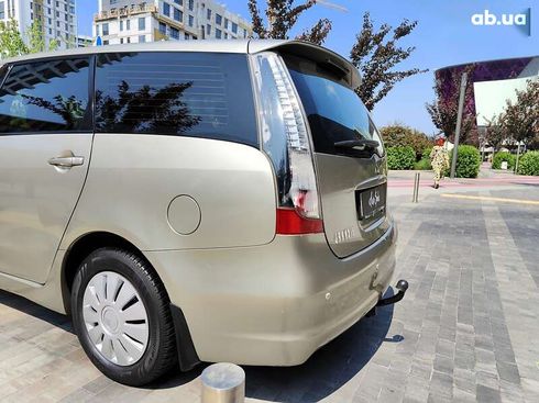 Mitsubishi Grandis 2007 - фото 14