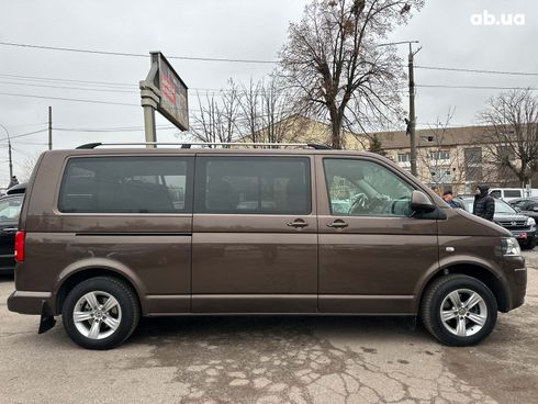 Volkswagen Caravelle 2015 коричневый - фото 12