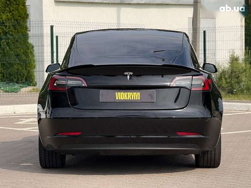 Tesla Model 3 2022 - фото 17
