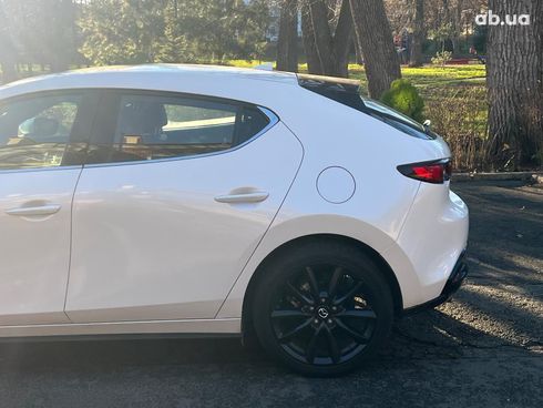 Mazda 3 2021 белый - фото 13