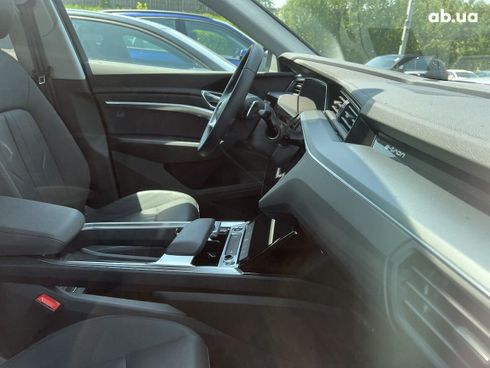Audi E-Tron 2022 - фото 17