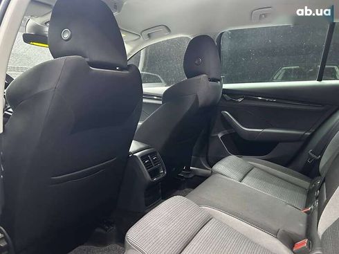 Skoda Octavia 2023 - фото 18